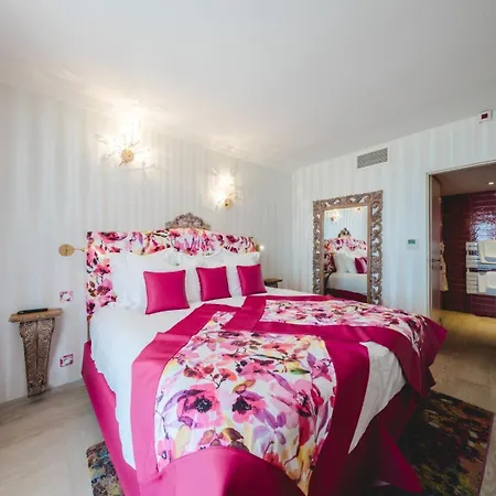 Le Palais D'aglae, De Charme 4* Gordes