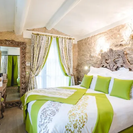 Le Palais D'aglae, De Charme Gordes