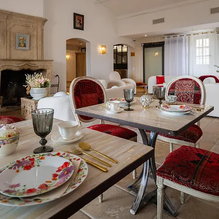 Le Palais D'aglae, De Charme 4*